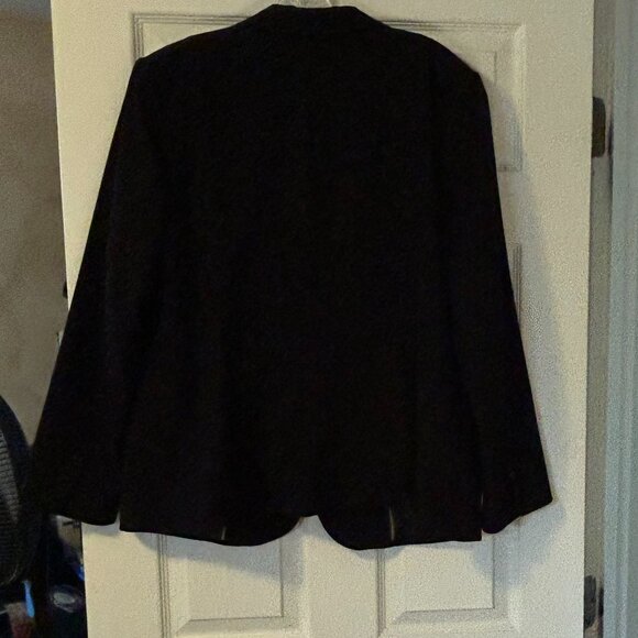 Women's Liz Claiborne basic black blazer, Size 18 - Picture 2 of 7